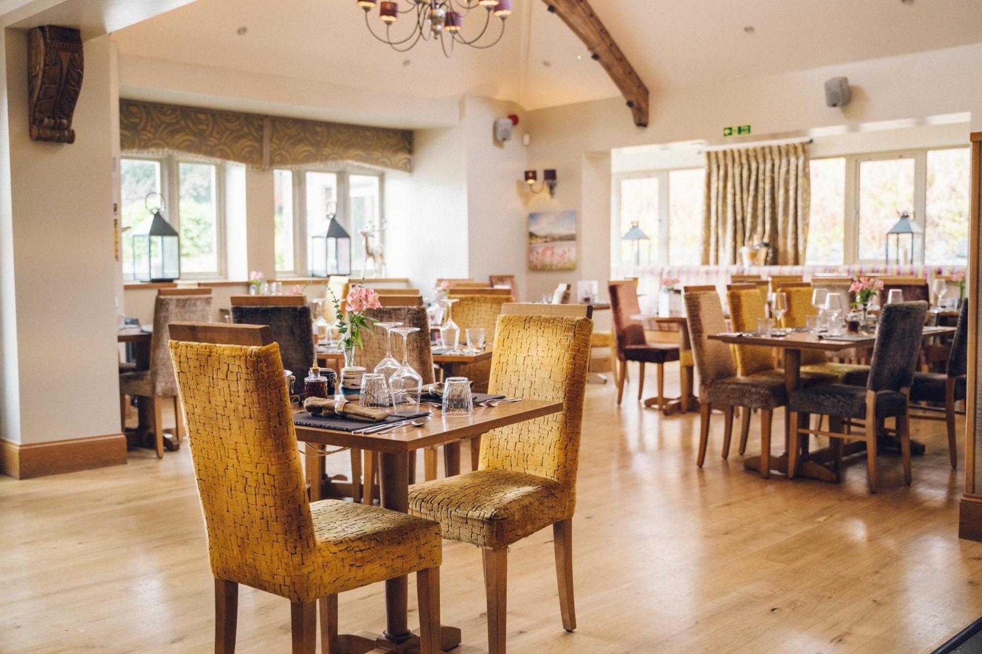 The Manor Boutique Hotel Restaurant And Bar Конви Экстерьер фото
